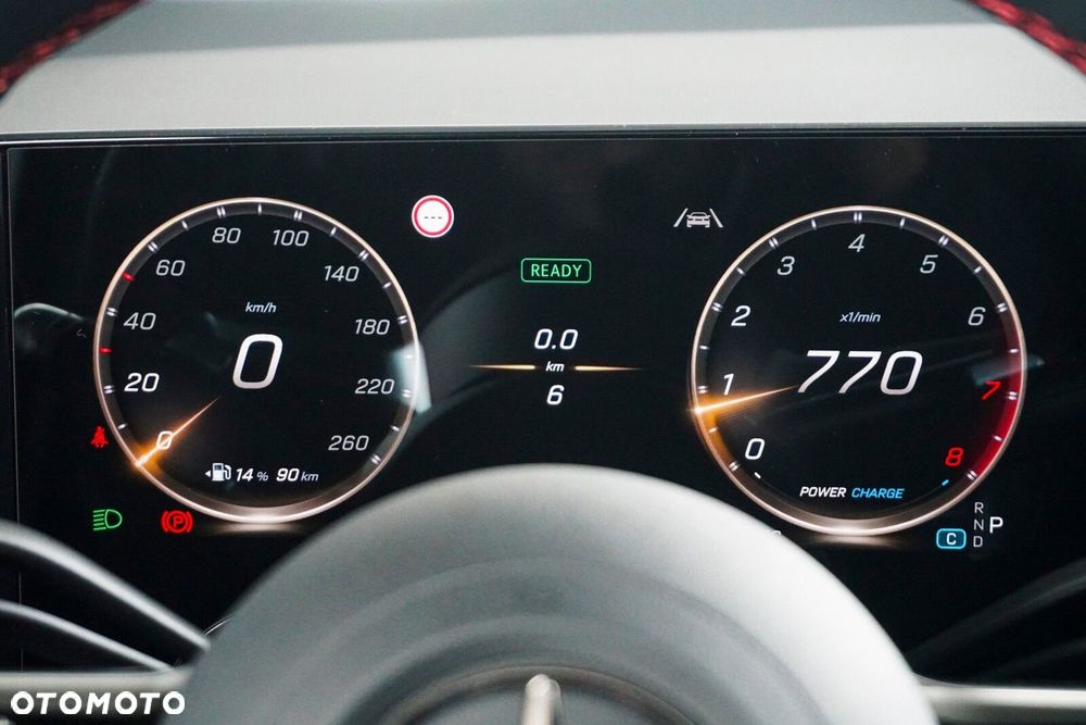 Mercedes-Benz GLB - 14