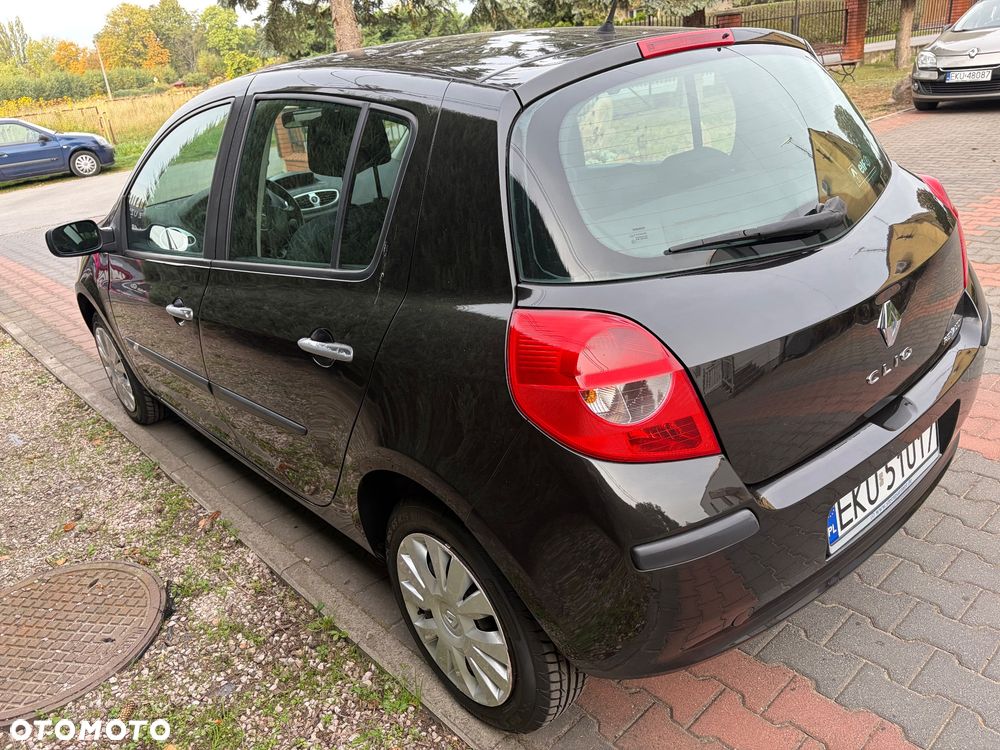 Renault Clio - 17
