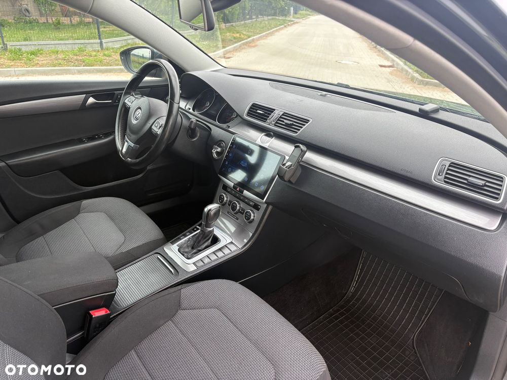 Volkswagen Passat 2.0 Blue TDI DSG SCR Comfortline - 9