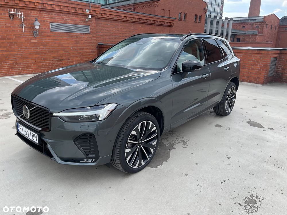 Volvo XC 60 B5 B AWD Ultra Dark - 2