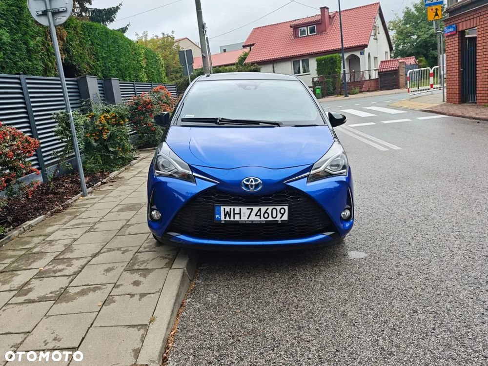 Toyota Yaris Hybrid 100 Selection Platinum - 13