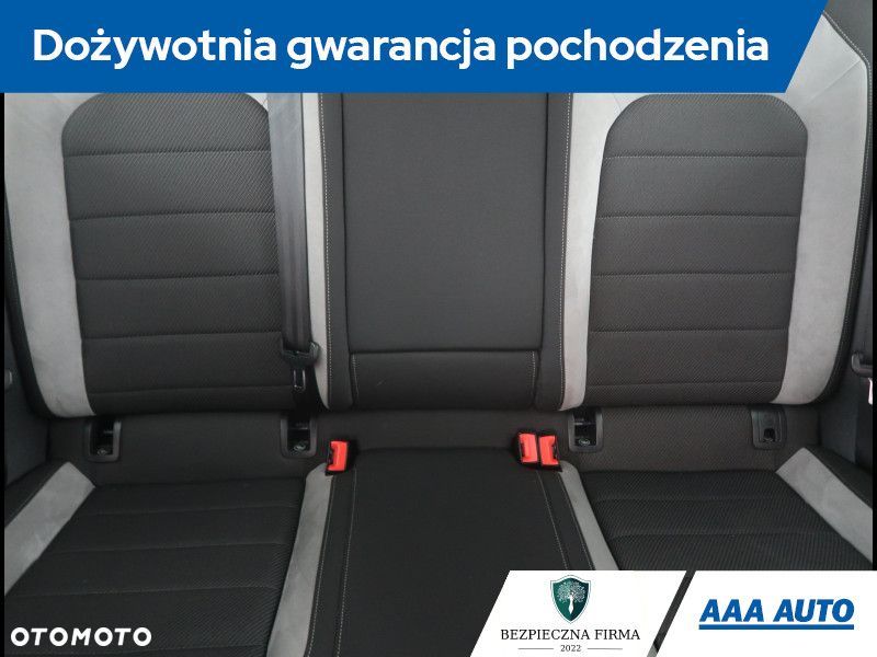 Volkswagen Golf - 11