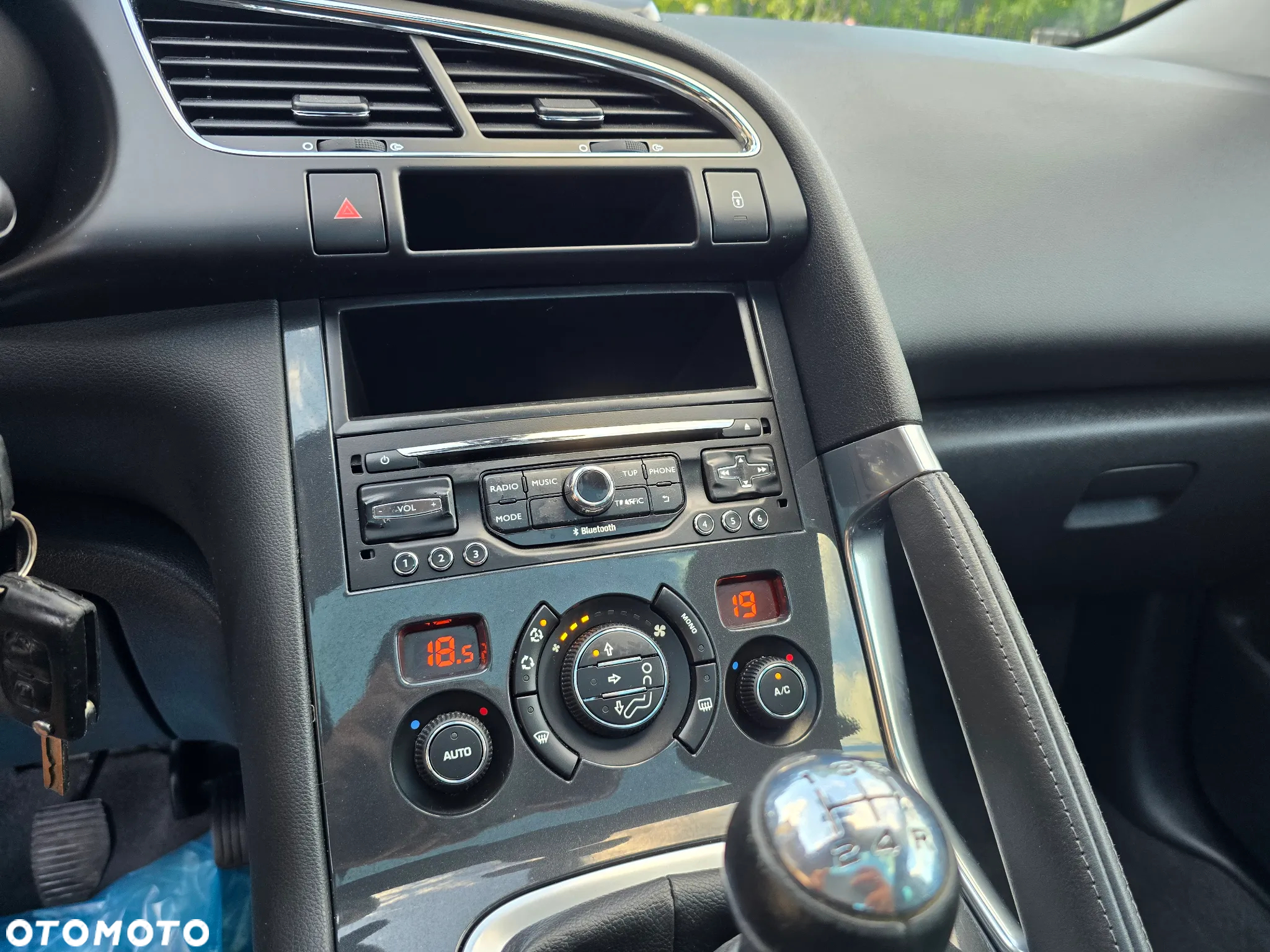Peugeot 3008 1.6 Premium - 28