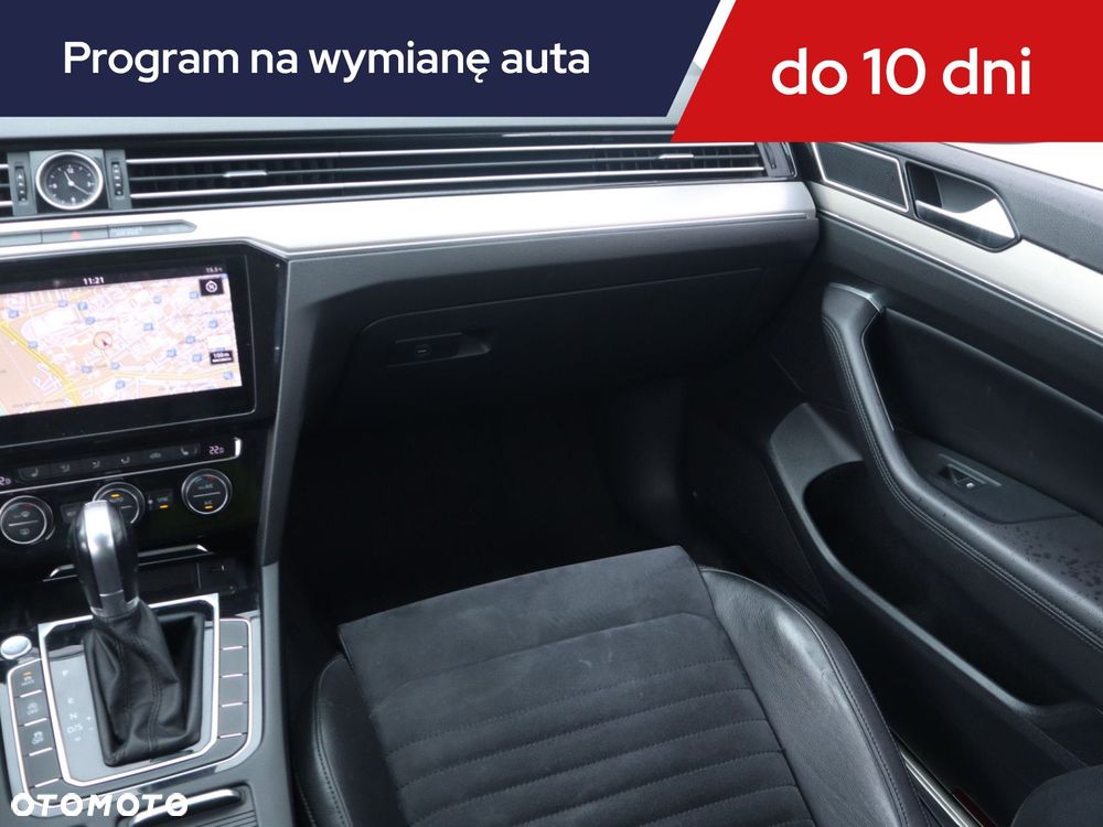 Volkswagen Passat - 10
