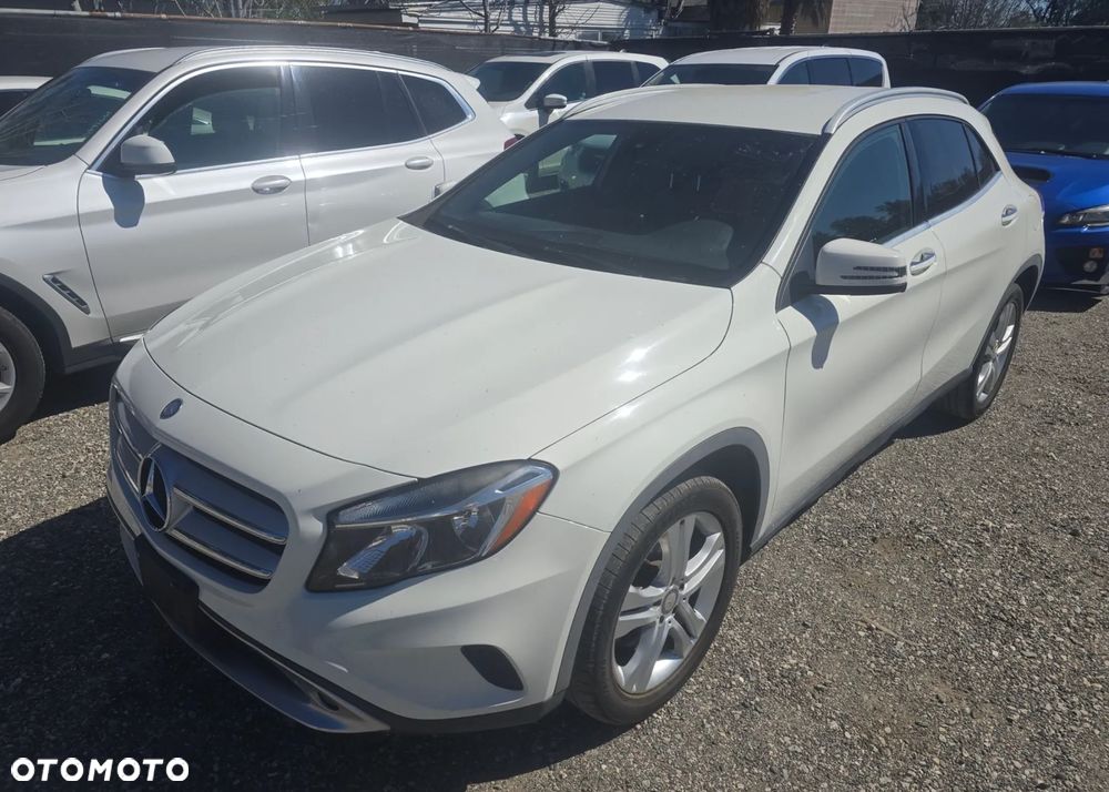 Mercedes-Benz GLA 250 4Matic 7G-DCT Urban - 2