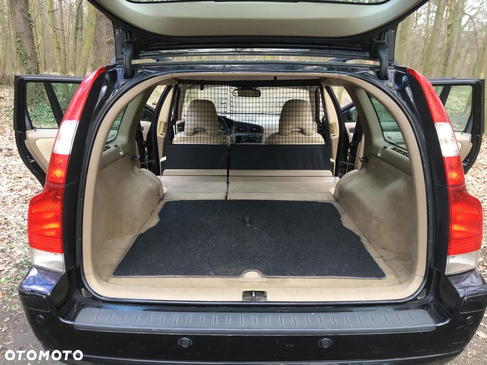 Volvo V70 D5 Momentum - 14