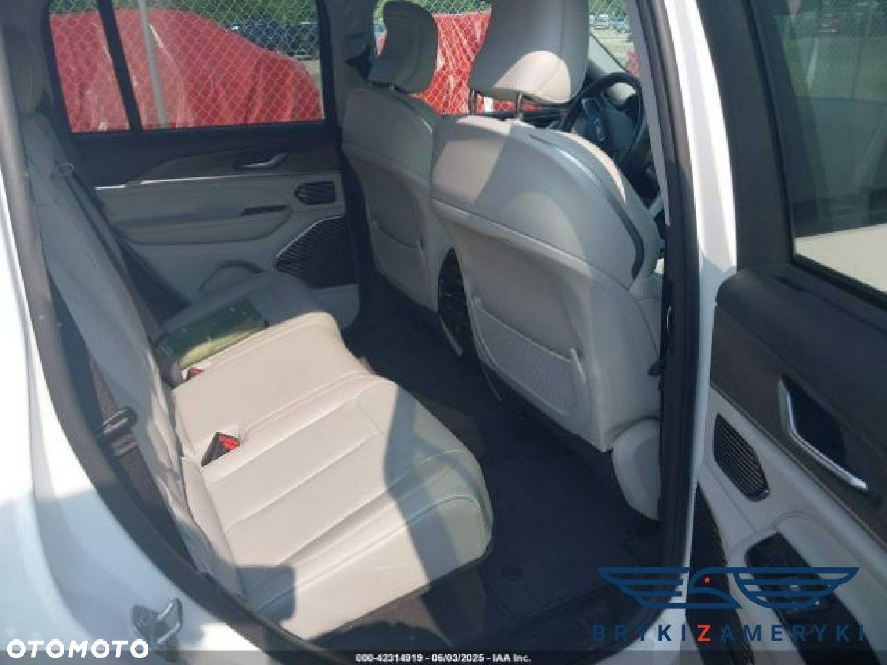 Jeep Grand Cherokee - 10