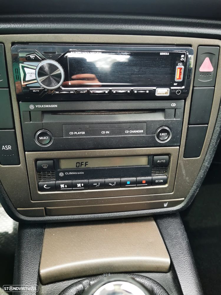 VW Passat 1.9 TDi Confortline - 9