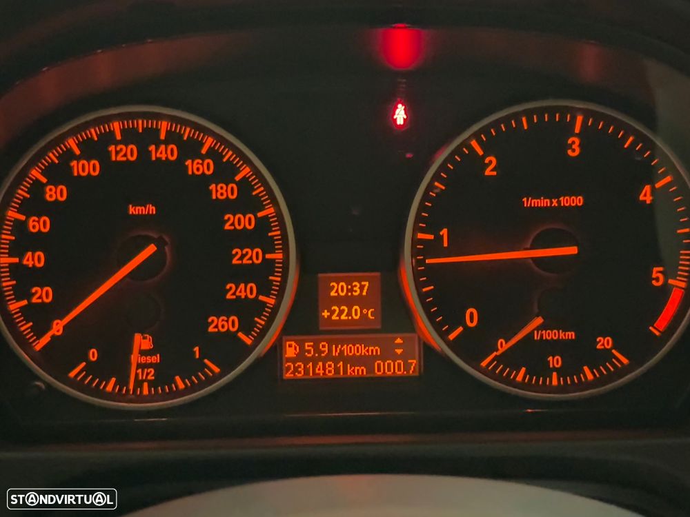 BMW 320 d Navigation Sport - 13