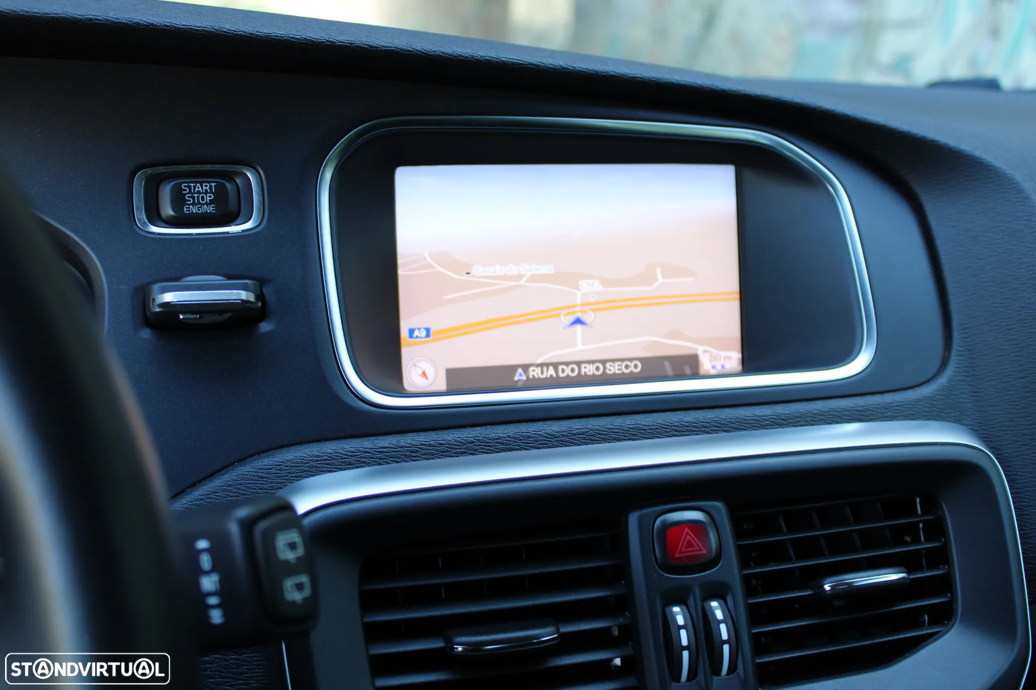 Volvo V40 Cross Country 2.0 D2 Momentum Geartronic - 31