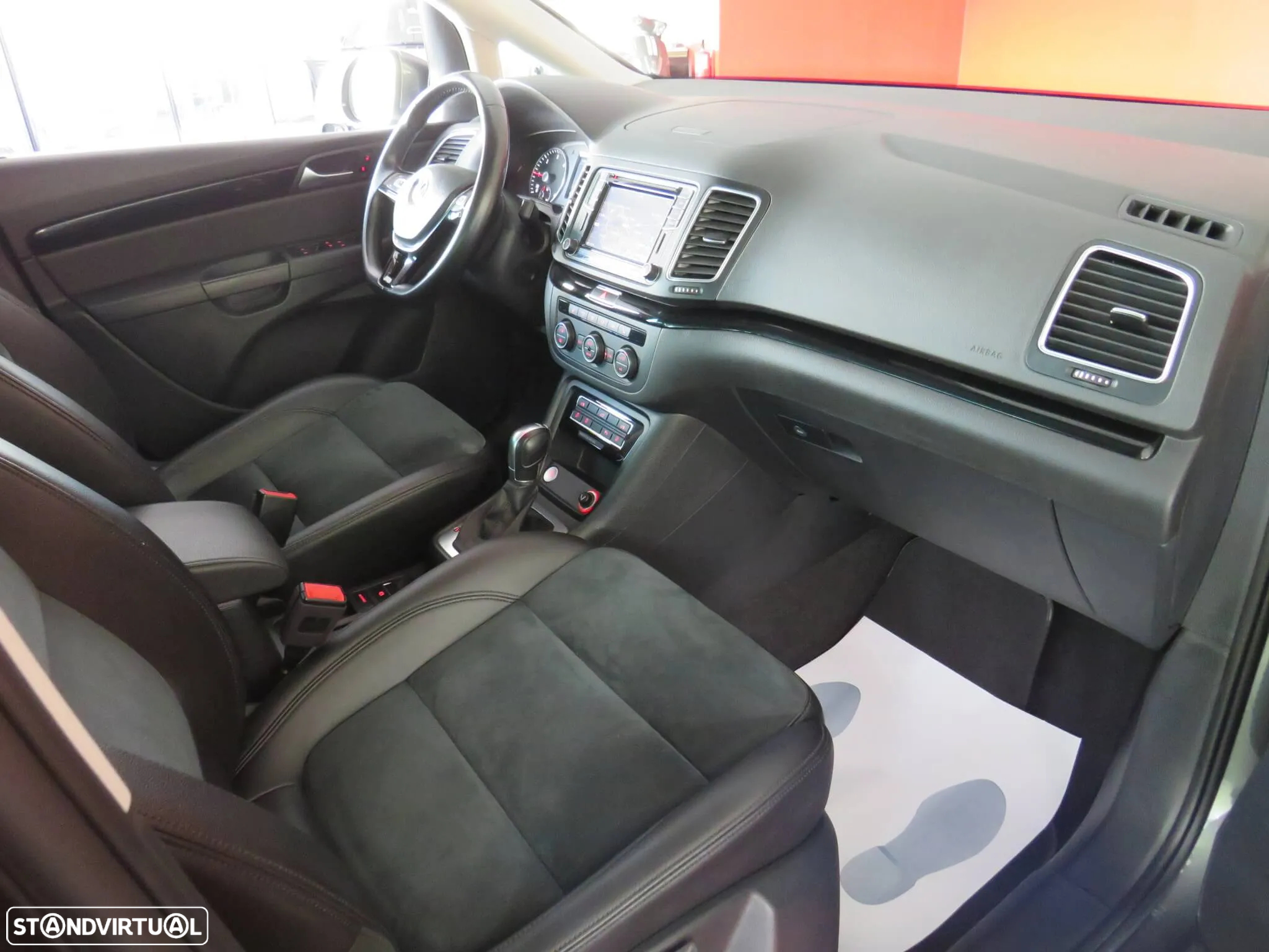 VW Sharan 2.0 TDI Highline DSG - 32