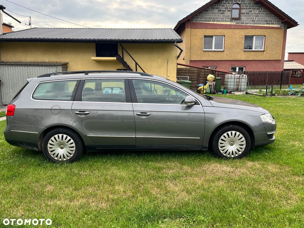 Volkswagen Passat 1.9 TDI Comfortline - 4
