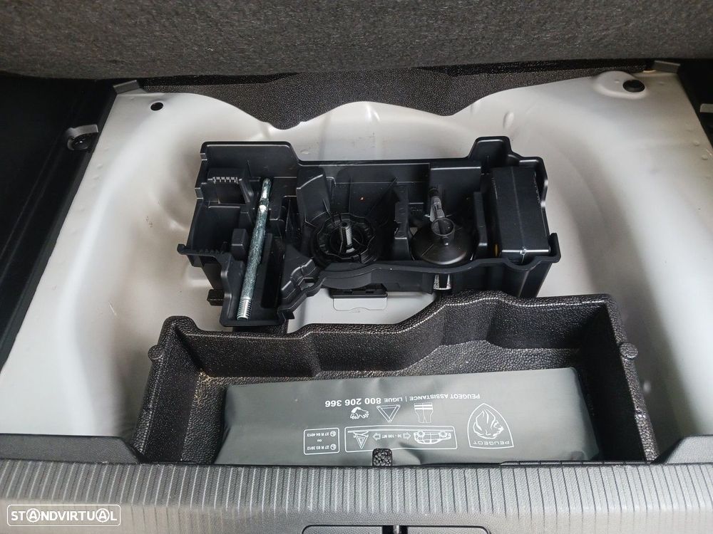 Peugeot 2008 1.2 PureTech Style - 34