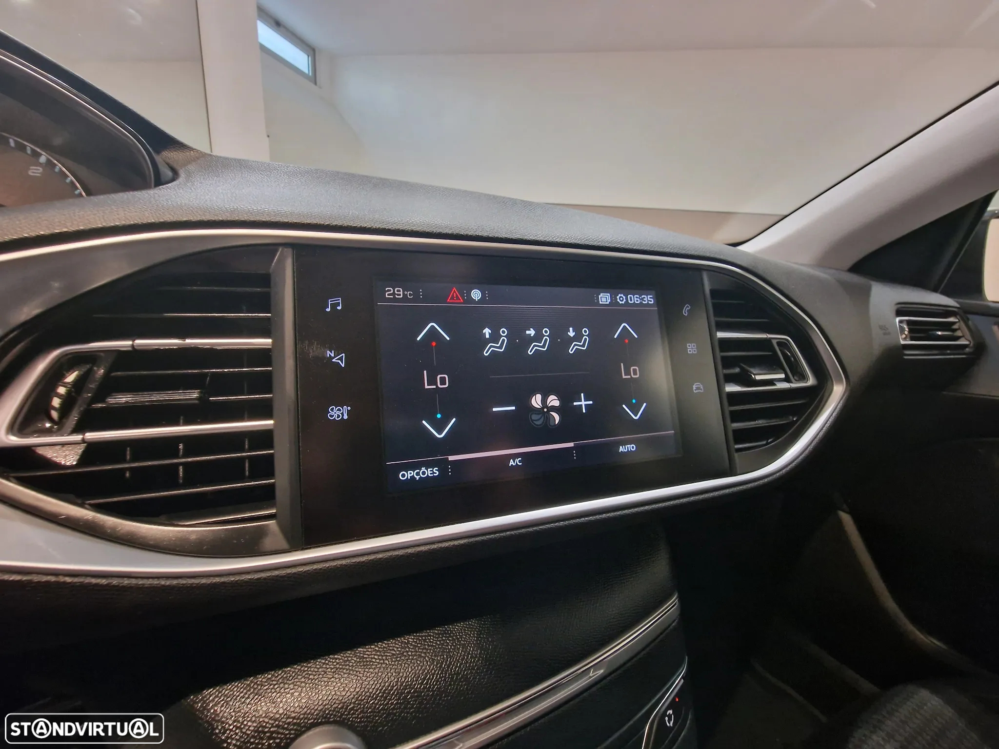 Peugeot 308 SW BlueHDi 100 Stop & Start Business-Line - 11