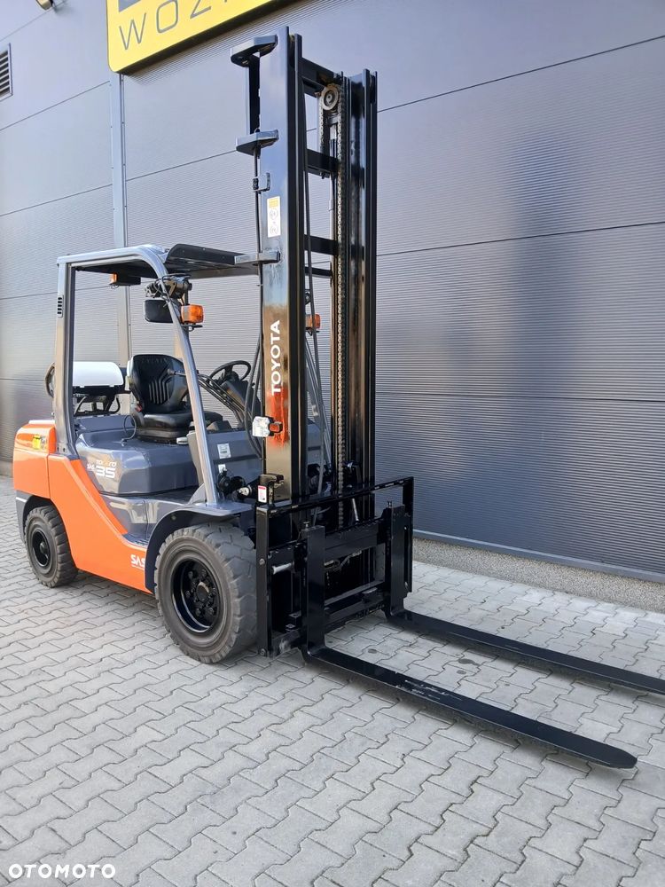 Toyota 02-8FGJF35 - 3