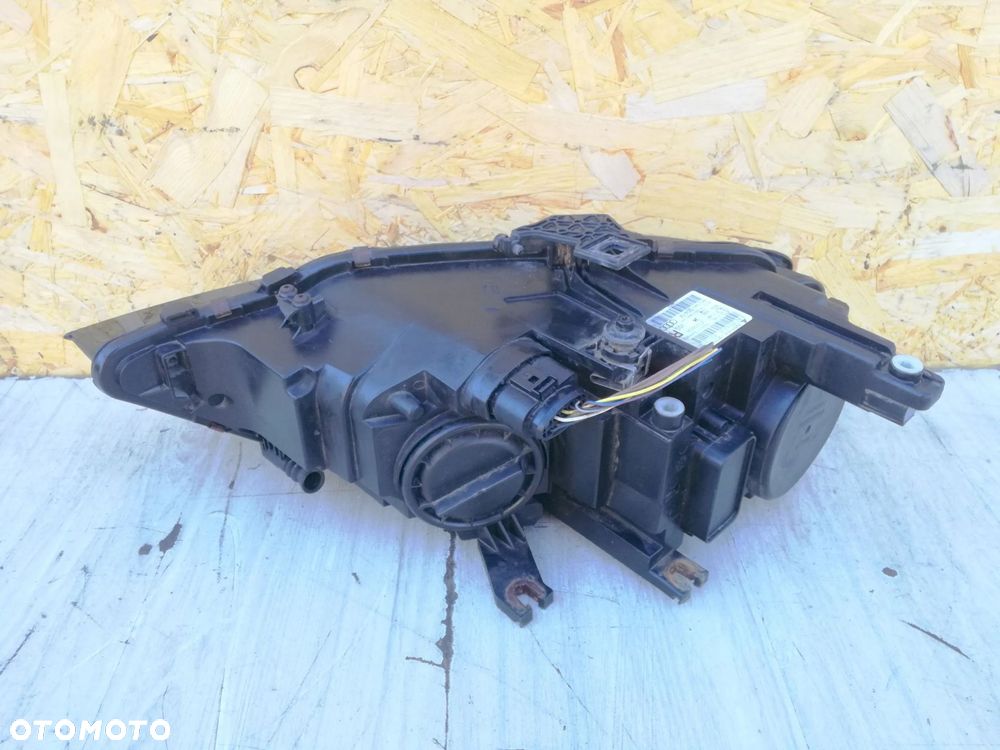 Audi A4 B8 Lift lampa reflektor przód prawa Anglik 11/14 - 2