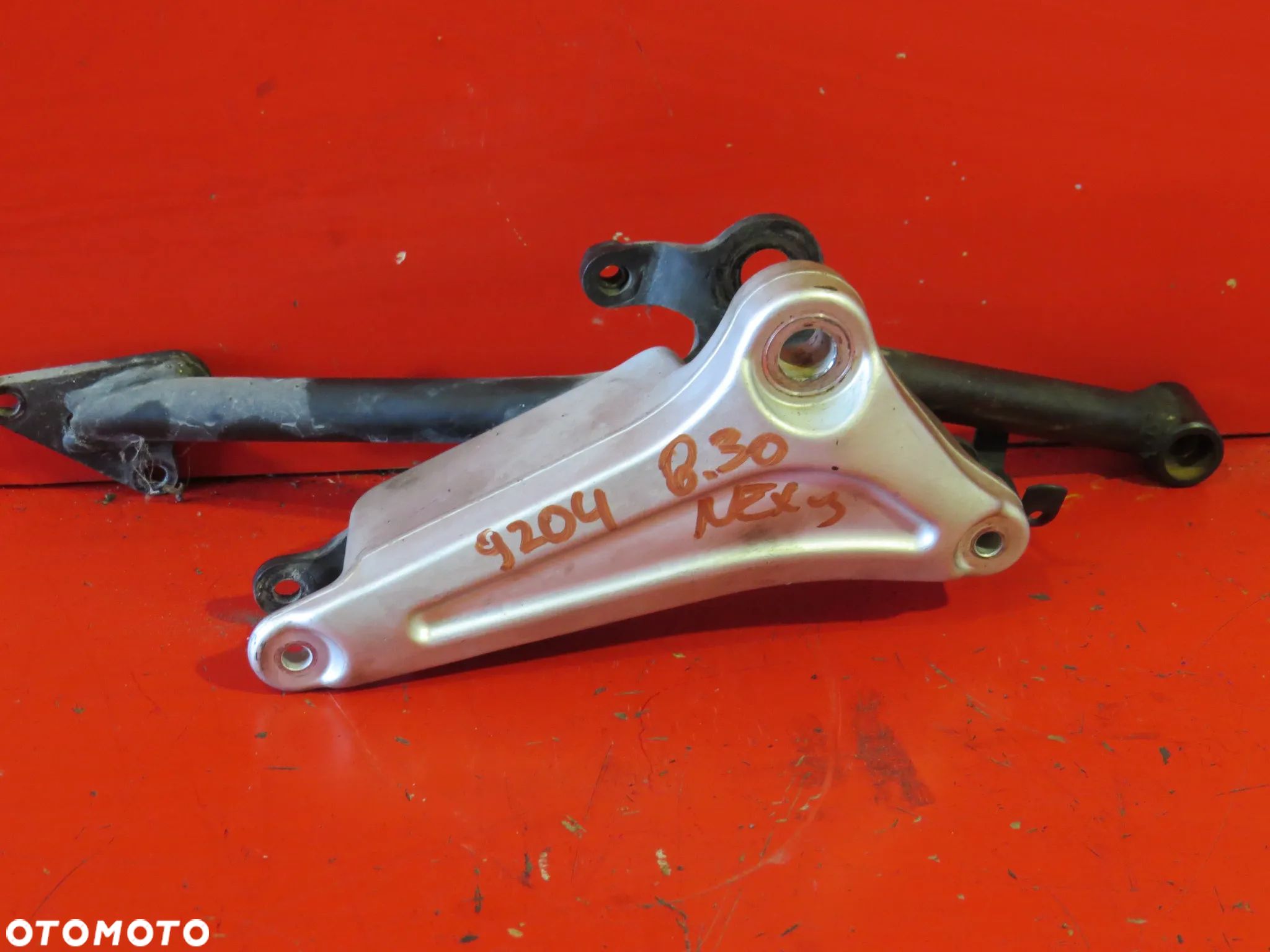 GILERA NEXUS 500 NEXUS500 2012 mocowanie zawieszenia uchwyt amortyzatora - 1