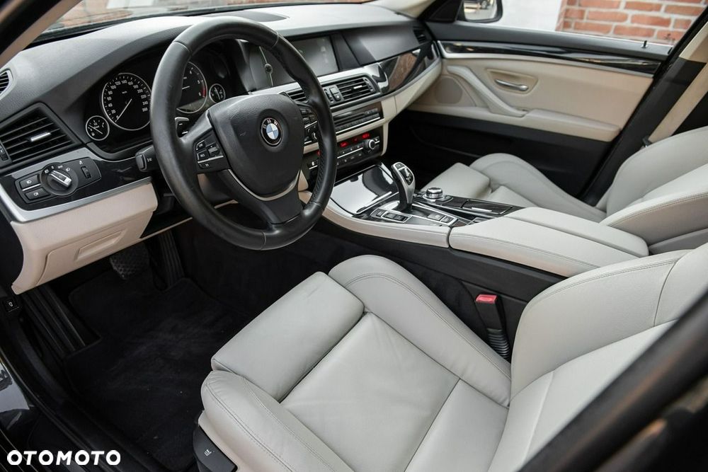 BMW Seria 5 520d Luxury Line - 6