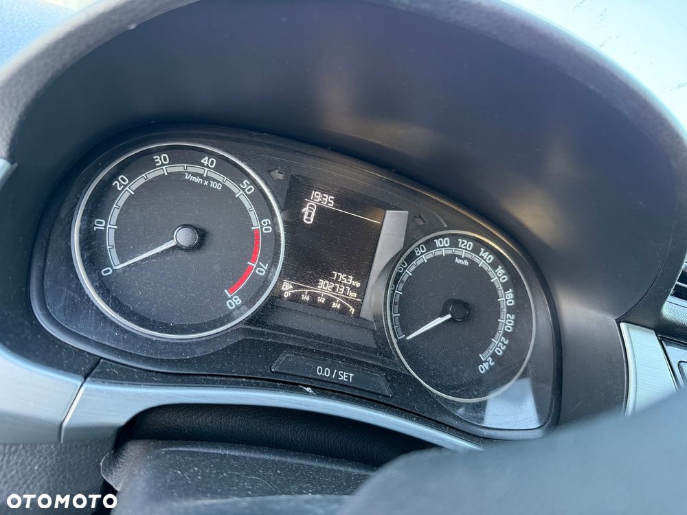 Skoda Fabia 1.0 ScoutLine - 10