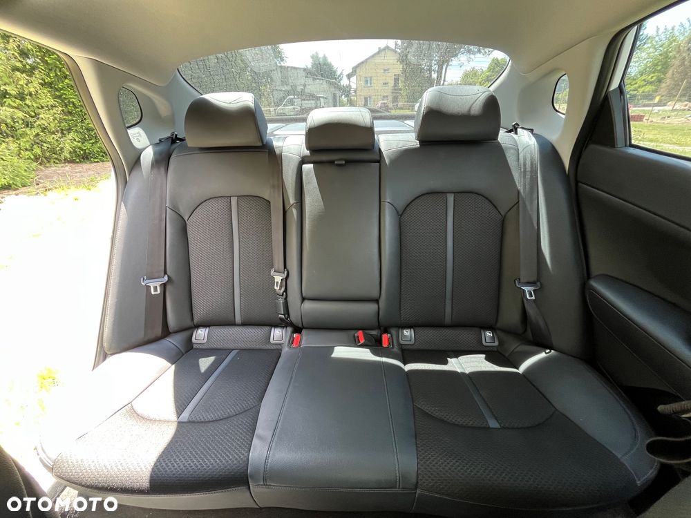 Kia Optima 1.6 T-GDI L DCT - 12