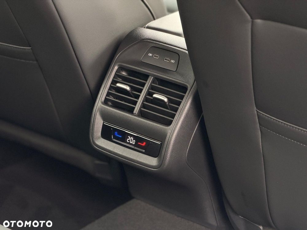 Volkswagen Passat - 28