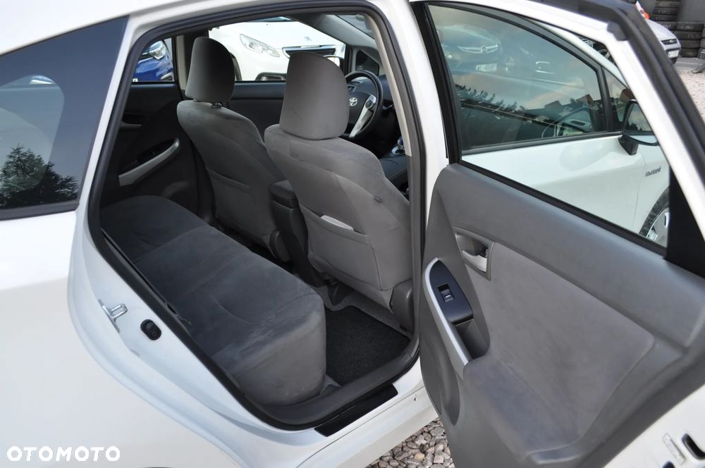 Toyota Prius 1.8 HSD Prestige - 18