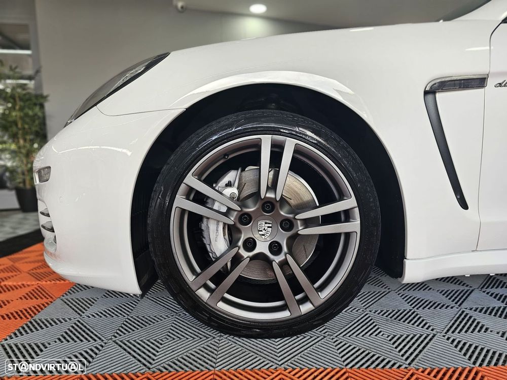Porsche Panamera Platinum Edition - 9