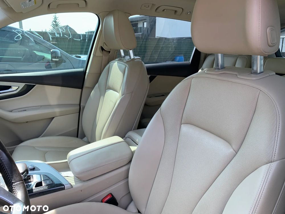 Audi Q7 3.0 TFSI Quattro Tiptronic - 16