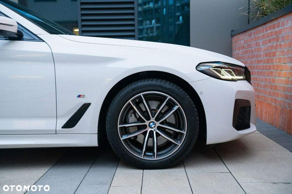 BMW Seria 5 530i xDrive mHEV M Sport sport - 33