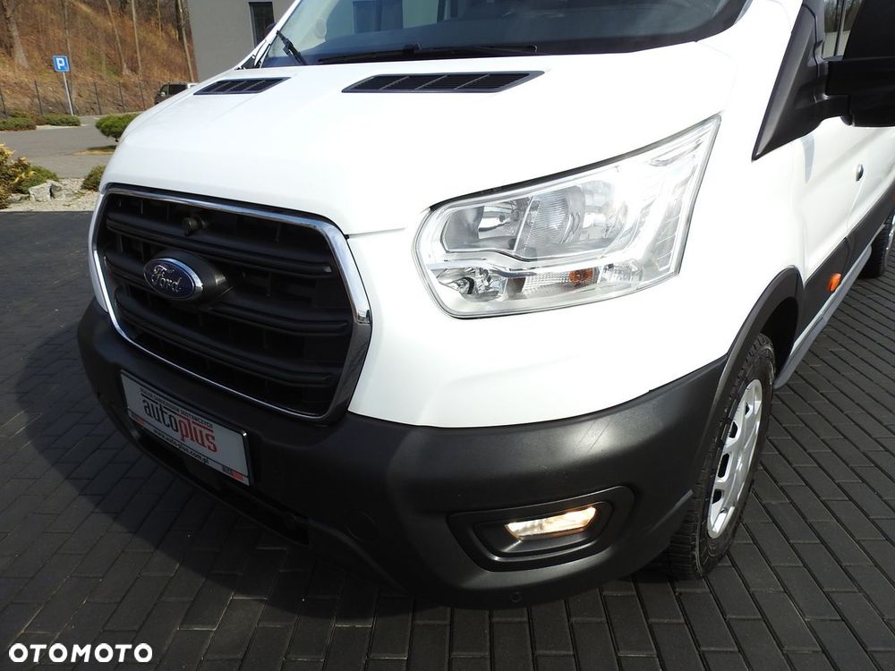Ford TRANSIT  FURGON BRYGADÓWKA  6 MIEJSC TEMPOMAT LEDY KLIMATYZACJA  180KM - 19