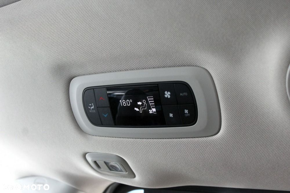Chrysler Pacifica - 21