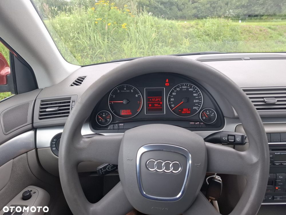 Audi A4 Limousine - 8