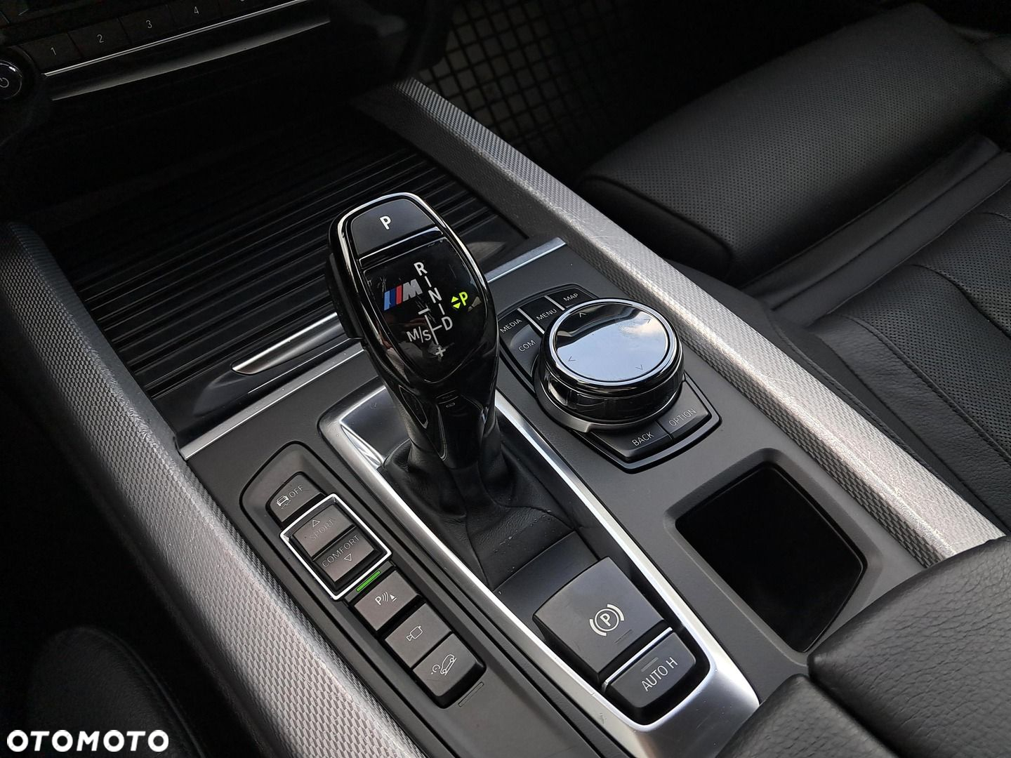 BMW X5 M M50d - 25