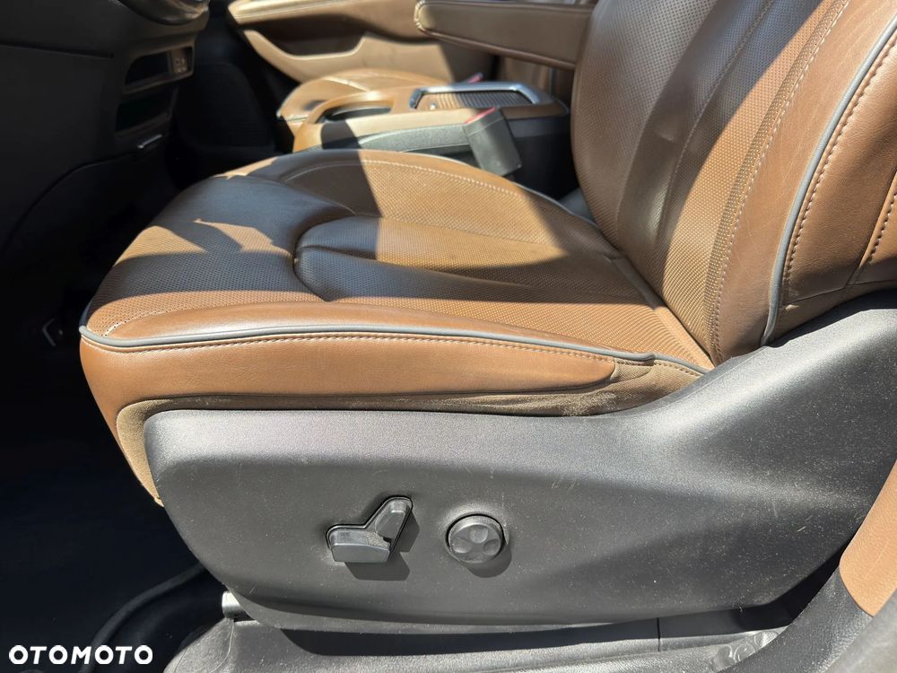 Chrysler Pacifica - 24