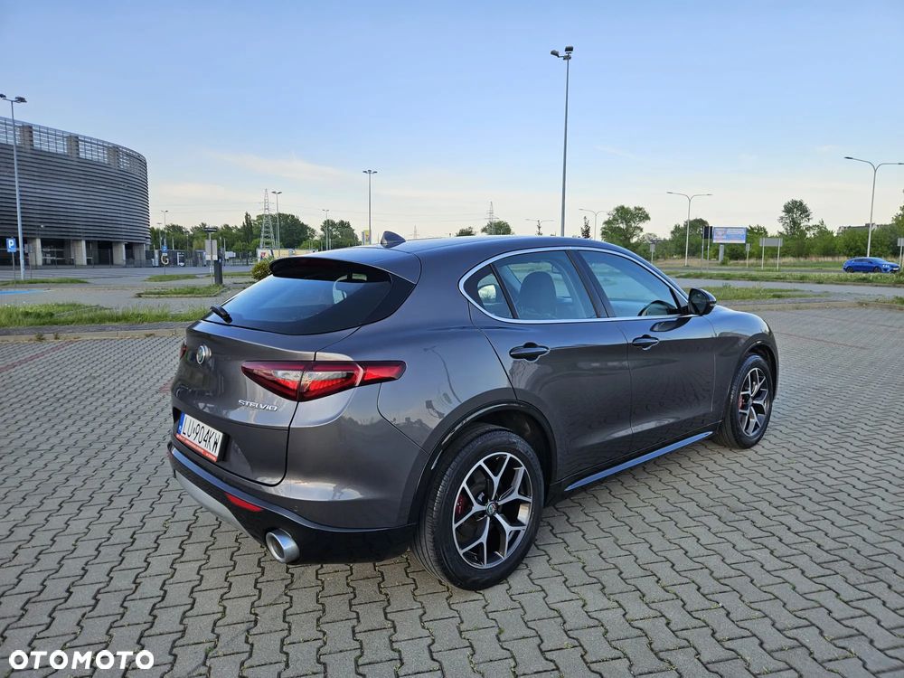 Alfa Romeo Stelvio 2.0 Turbo TI Q4 - 5