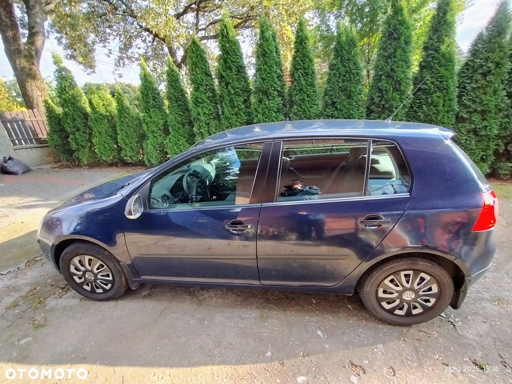 Volkswagen Golf - 1