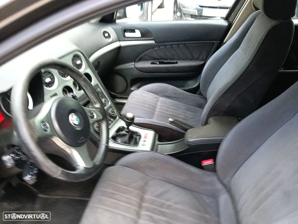 Alfa Romeo 159 Sportwagon 1.9 JTDm 16V Sportiva - 11