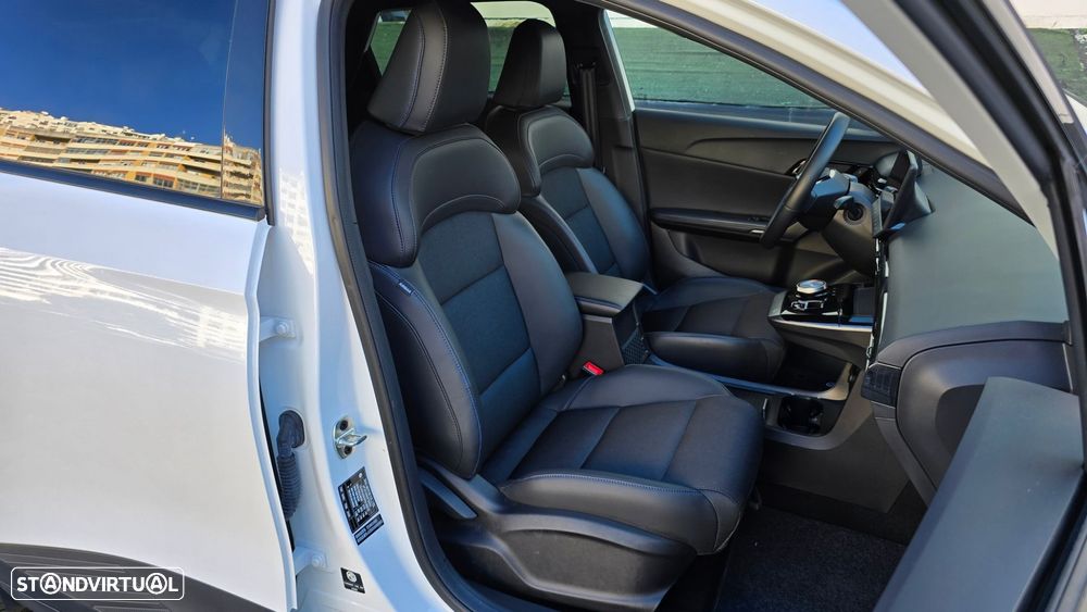 MG MG4 64 kWh Luxury - 47