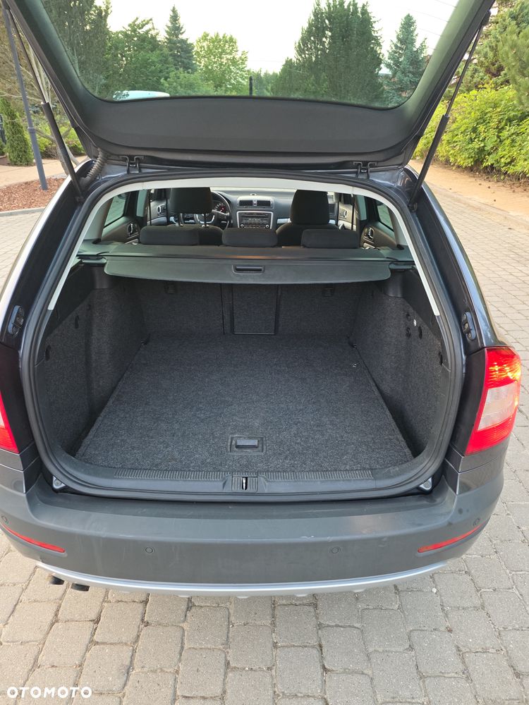 Skoda Octavia Scout 2.0 TDI DPF - 11