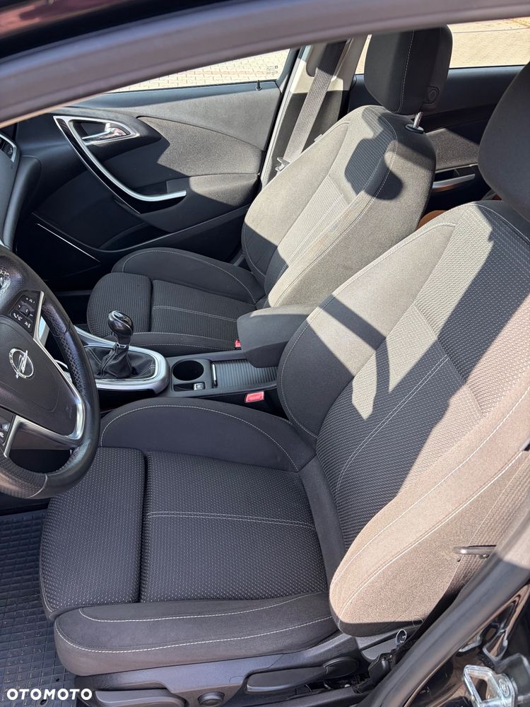 Opel Astra 1.4 T Cosmo - 11