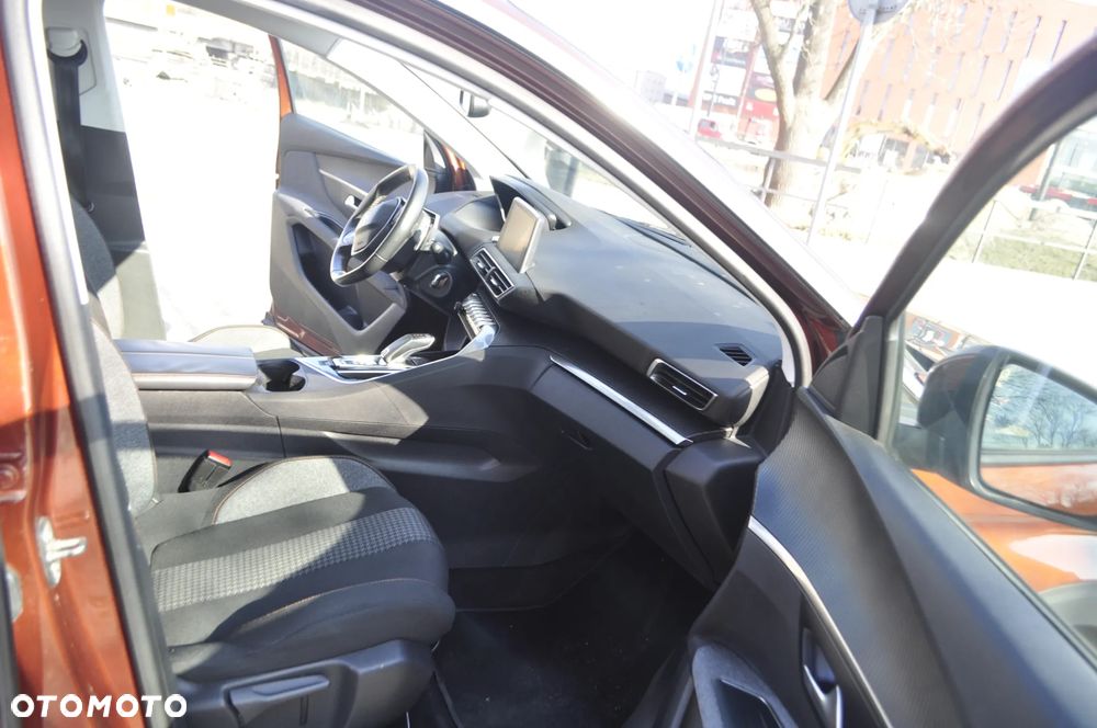 Peugeot 3008 1.6 BlueHDi Allure S&S EAT6 - 12