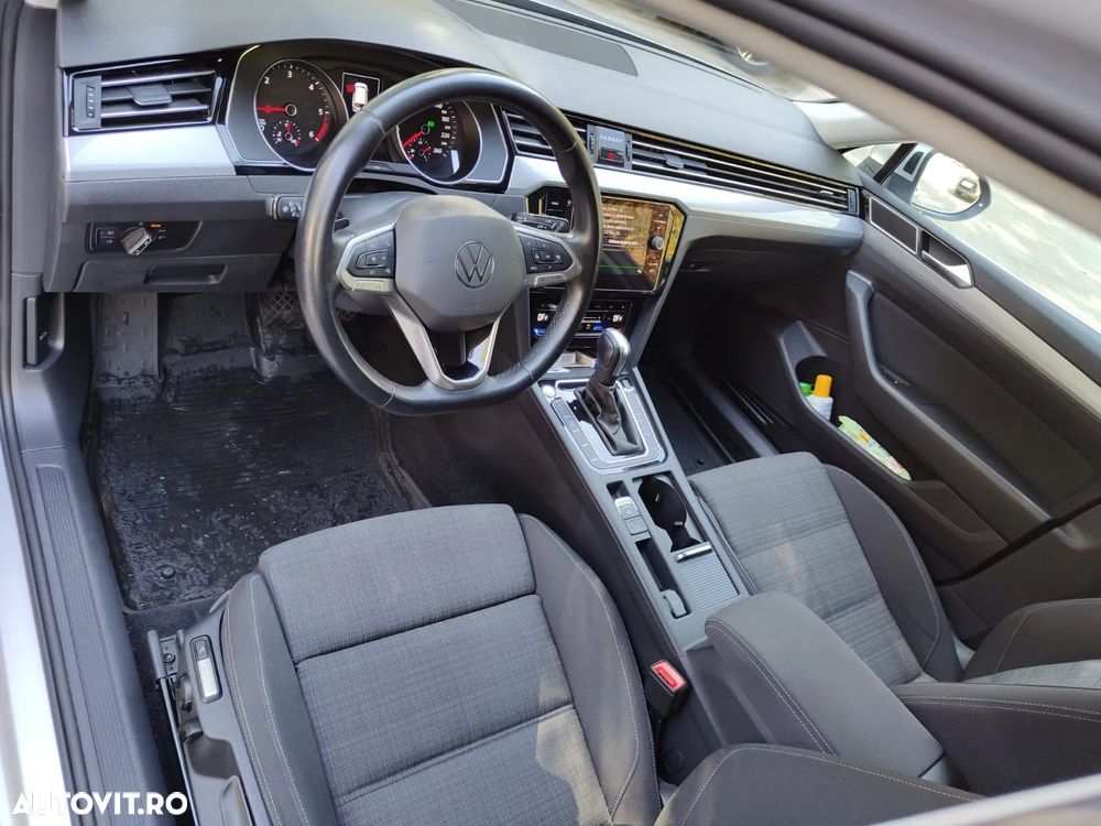 Volkswagen Passat Variant 2.0 TDI DSG Advance - 11