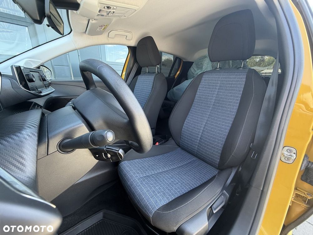 Peugeot 208 - 11
