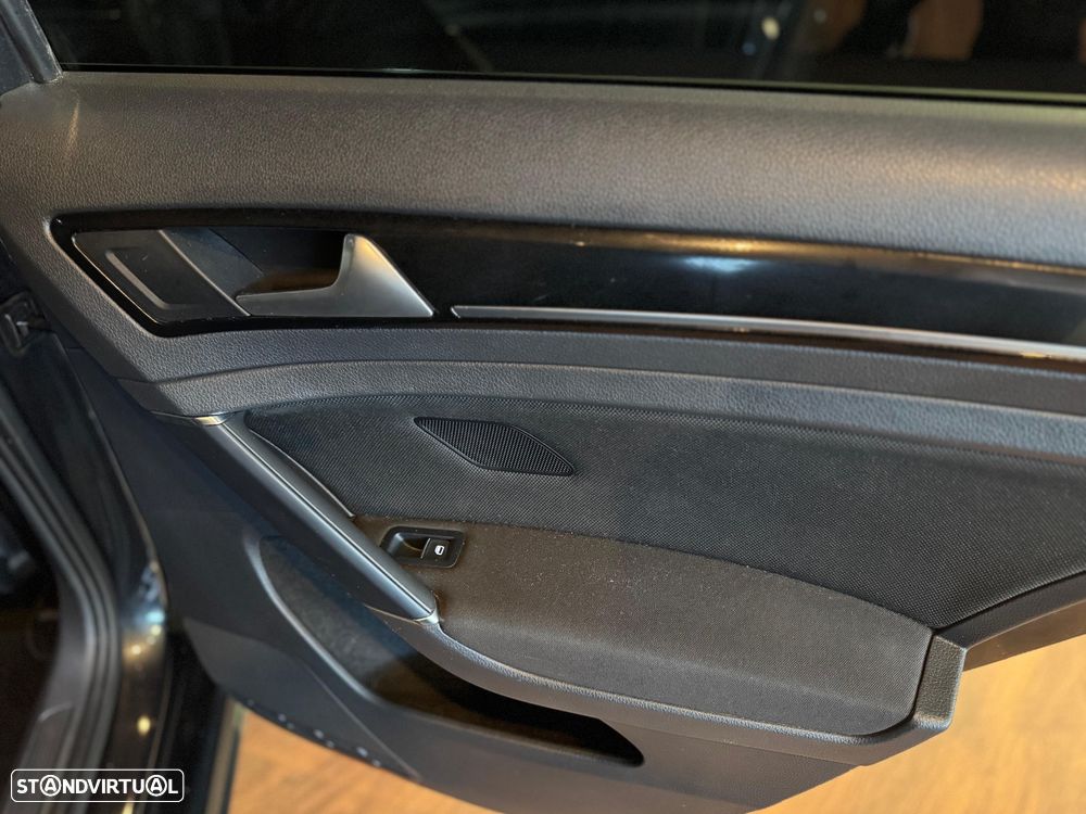 VW Golf 2.0 TDI GTD DSG - 32