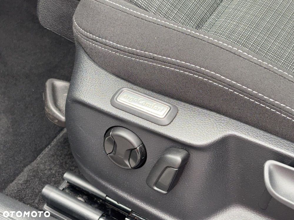 Volkswagen Passat Variant 2.0 TDI EVO Business DSG - 26