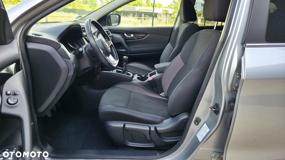 Nissan Qashqai 1.2 DIG-T N-Vision - 23