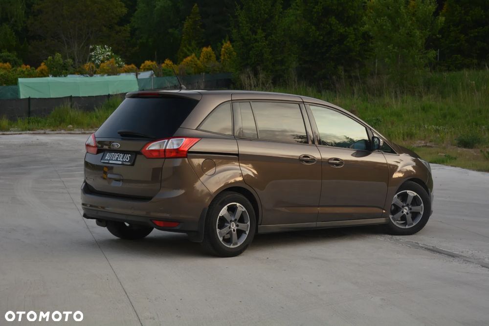 Ford Grand C-MAX - 10