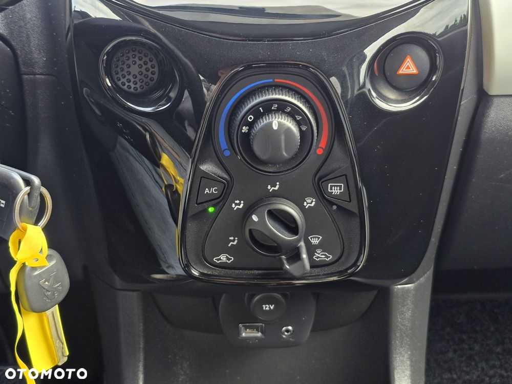 Peugeot 108 VTI 68 ETG5 Top Active - 33