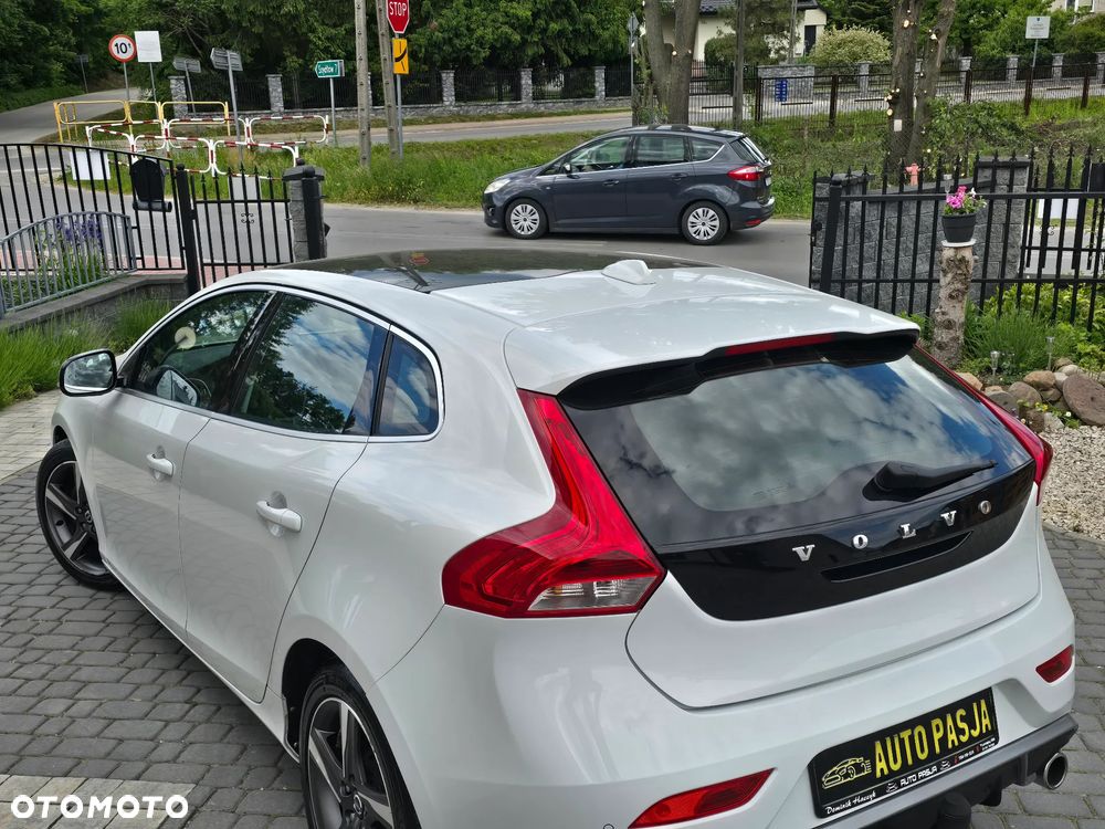Volvo V40 D2 R Design - 18