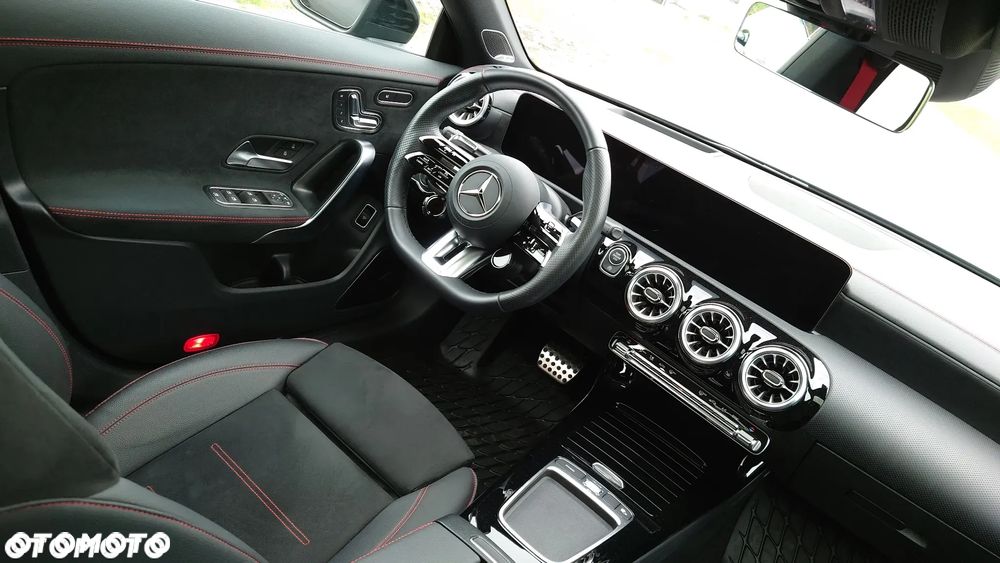 Mercedes-Benz CLA AMG 35 4-Matic 7G-DCT - 10